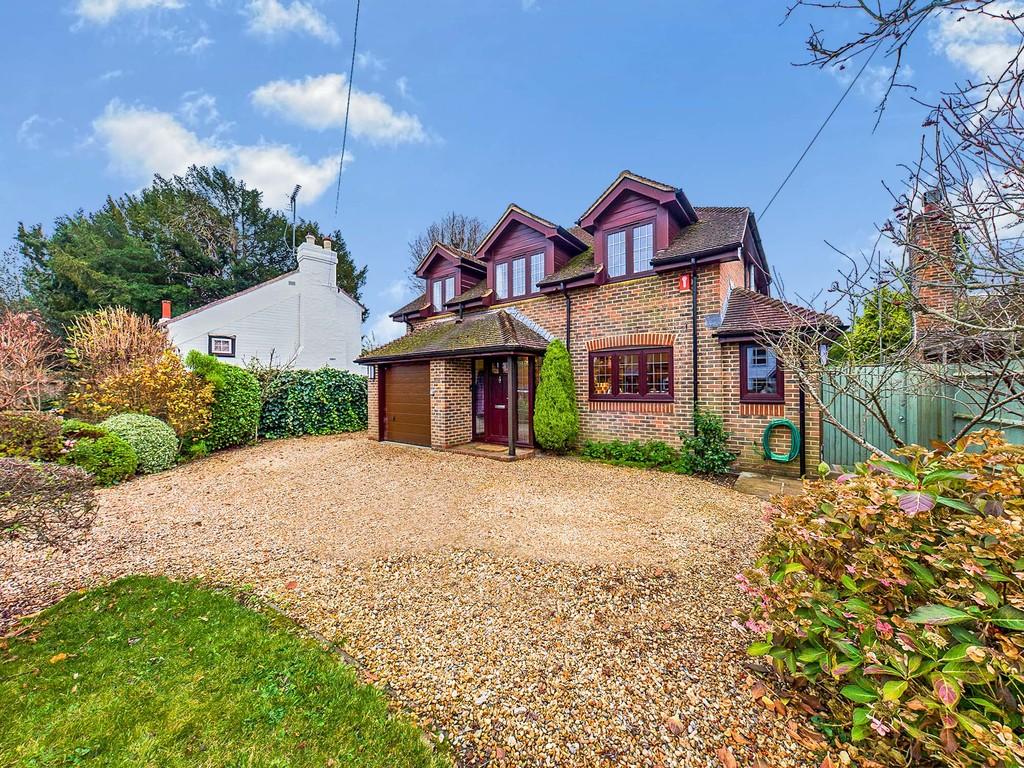 St Leonards Road, Horsham 4 bed detached house £700,000