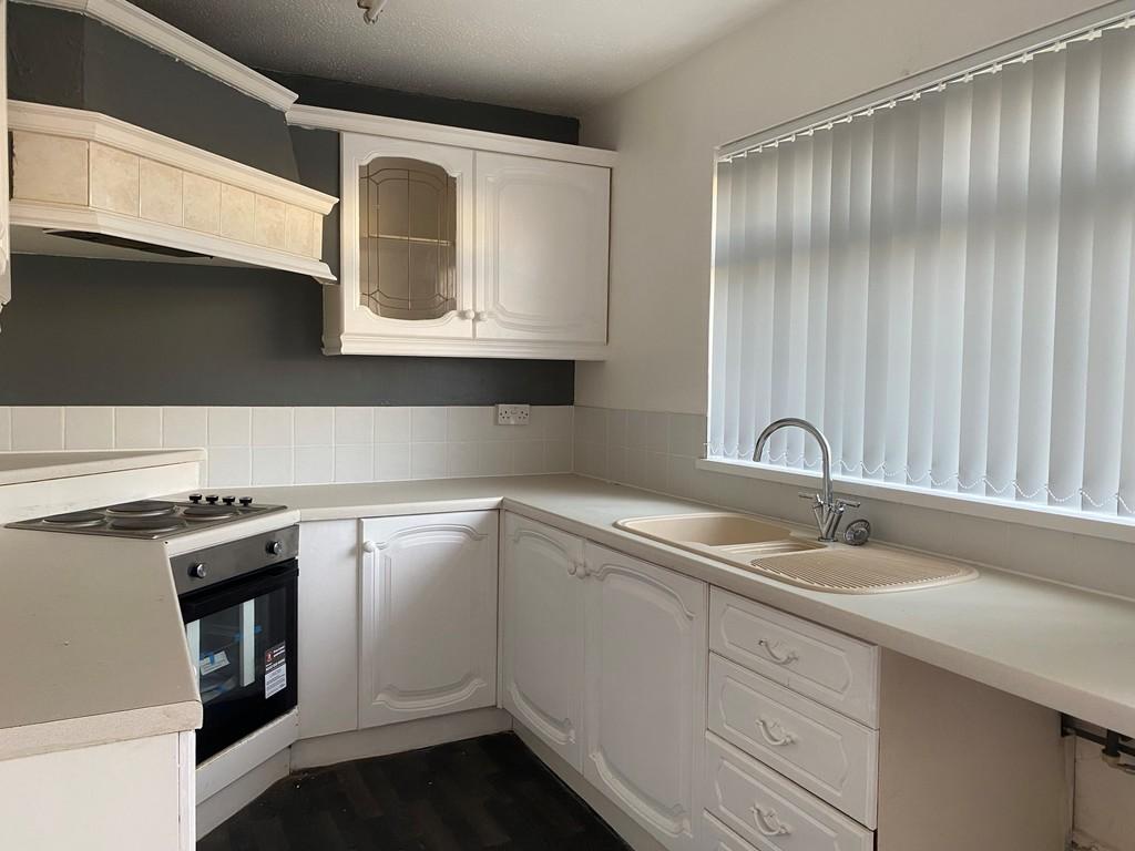 Lowerson Avenue, Shiney Row 2 bed end of terrace house to rent £500