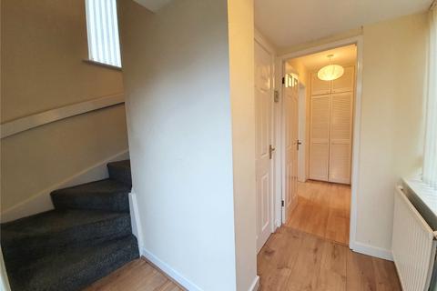 3 bedroom semi-detached house to rent, Watkins Drive, Manchester M25