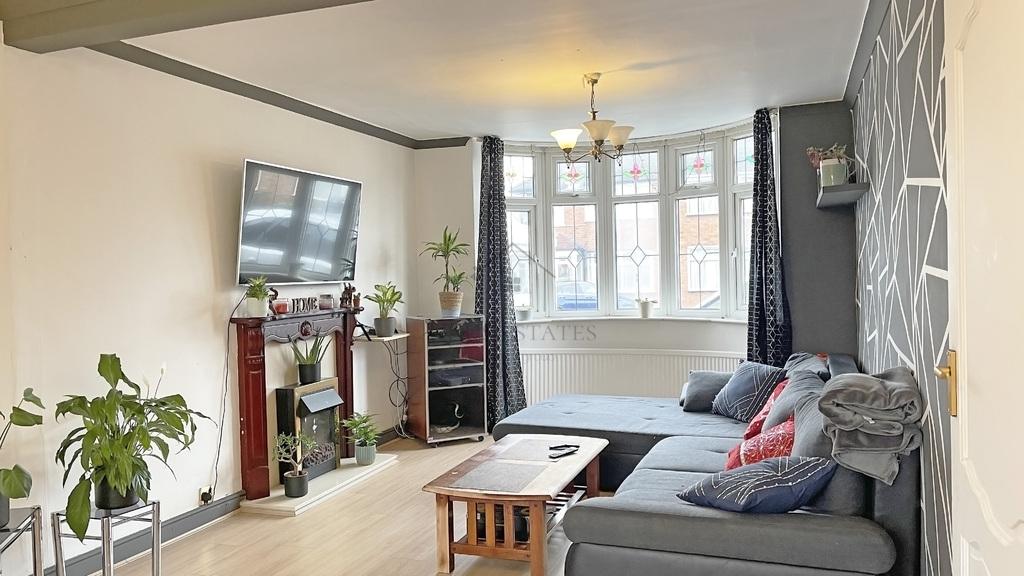 Stonehurst Road, Leicester 3 bed semidetached house £265,000