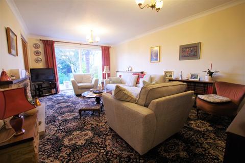 6 Hall Orchard, Bramshall, Uttoxeter, ST14 5DF