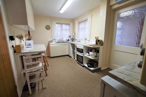 6 Hall Orchard, Bramshall, Uttoxeter, ST14 5DF