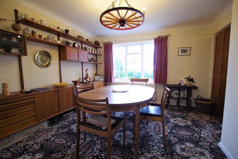 6 Hall Orchard, Bramshall, Uttoxeter, ST14 5DF