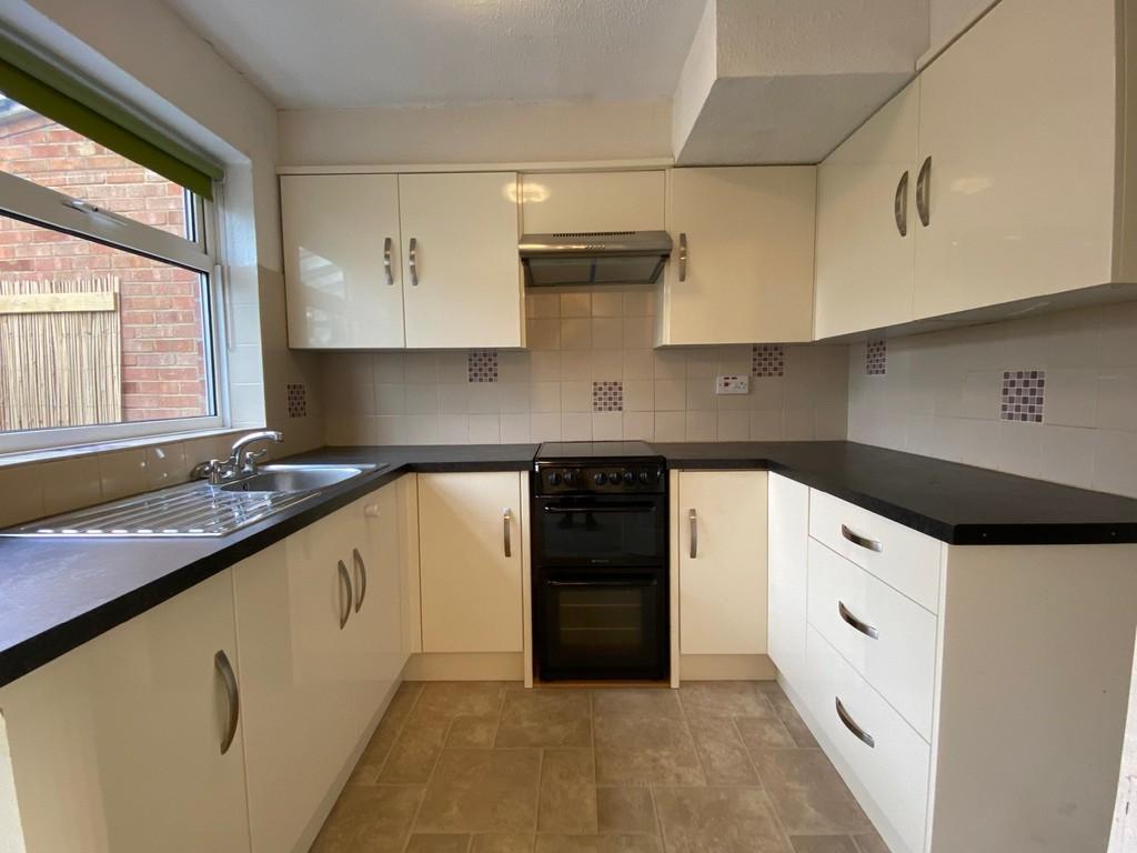 Spruce Avenue, Ormesby St Margaret 2 bed terraced house £695 pcm (£