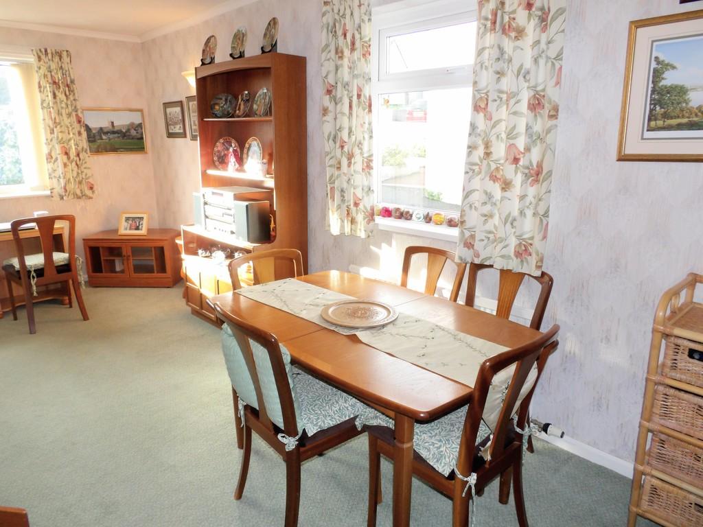 Clear View, Saltash 3 bed semidetached bungalow £290,000