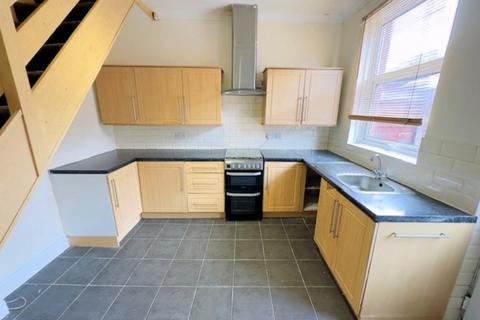 2 bedroom terraced house to rent, Huxley Street, Halliwell, Bolton