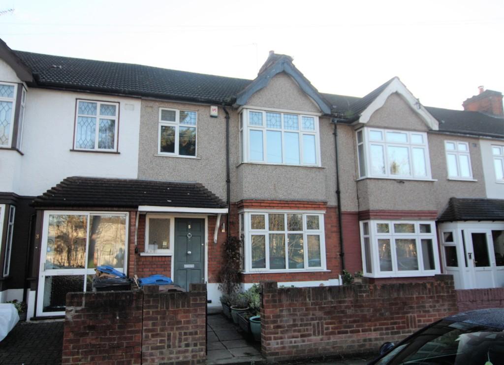 Caesars Walk, Mitcham 3 bed terraced house £1,800 pcm (£415 pw)