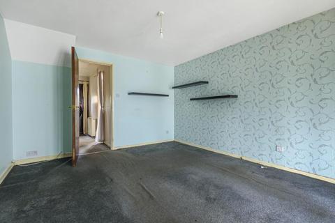 49 Heather Close, Carterton, OX18 1TF