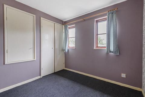 49 Heather Close, Carterton, OX18 1TF