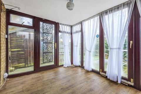 49 Heather Close, Carterton, OX18 1TF