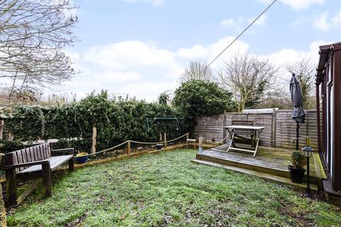 49 Heather Close, Carterton, OX18 1TF