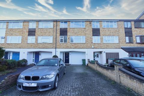 123 Turpin Avenue, Romford, RM5 2LU