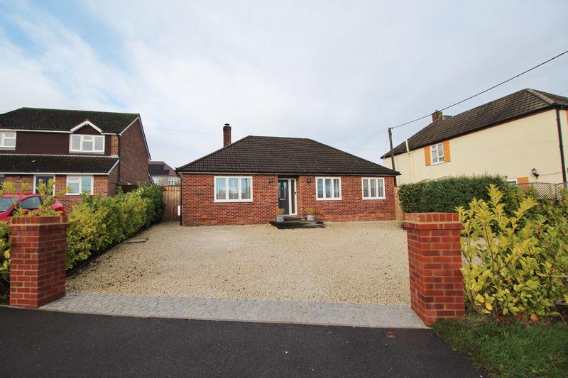 Yardley Road, Hedge End, SO30 0HP 3 bed detached bungalow £525,000
