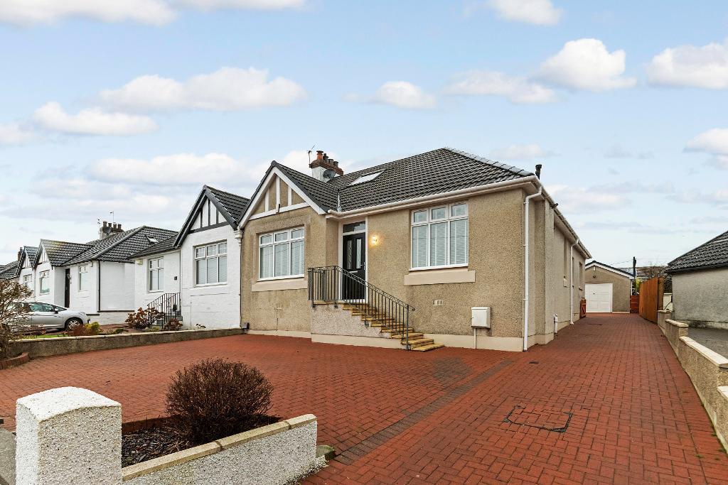 Fourth Avenue, Stepps, Glasgow, G33 6LB 4 bed semidetached house £