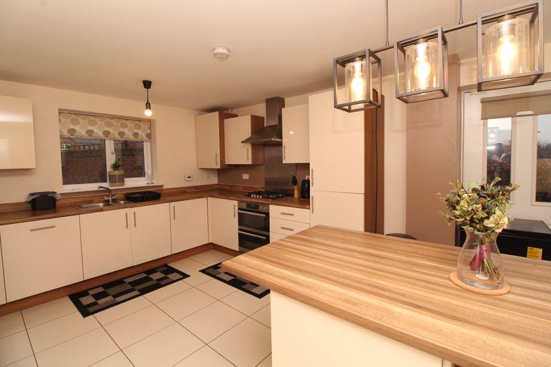 Watermead Grange, Brownhills, Walsall, WS8 6GE 4 bed detached house £