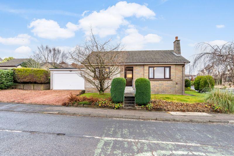 39 Holmhead Road, Cumnock, KA18 1UB 2 bed detached bungalow £138,500