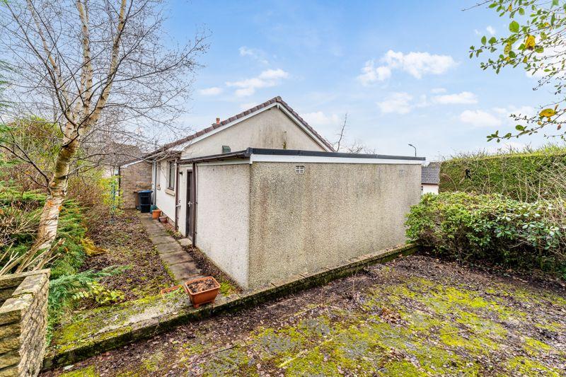 39 Holmhead Road, Cumnock, KA18 1UB 2 bed detached bungalow £138,500