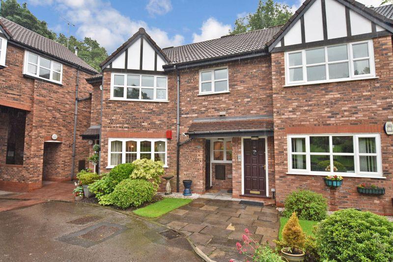 Chorley New Road, Heaton, Bolton 2 bed apartment £140,000