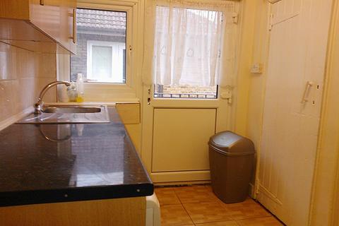 2 bedroom flat to rent - Brookhowse Road, Bellingham, London SE6