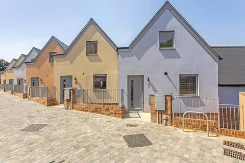 4 bedroom terraced house for sale, Church Street, Stroud, Gloucestershire, GL5