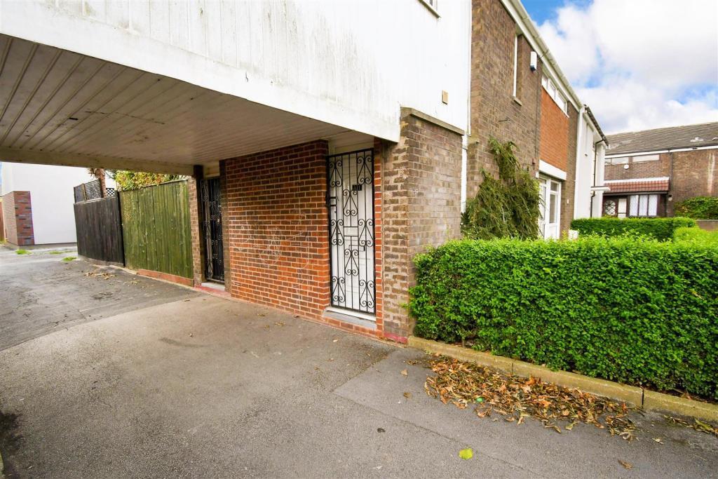 Stroud Crescent West, Bransholme, Hull 1 bed flat £395 pcm (£91 pw)