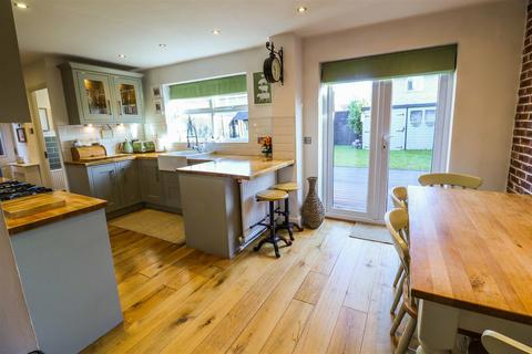 13 Challinor, Church Langley, Harlow, CM17 9XA