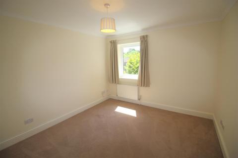 3 bedroom apartment to rent - Campions Court, Berkhamsted
