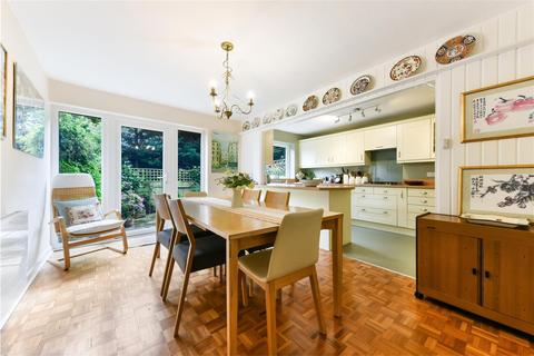 13 Hillview, London, SW20 0TA