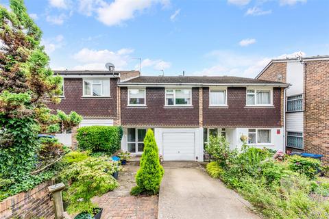13 Hillview, London, SW20 0TA