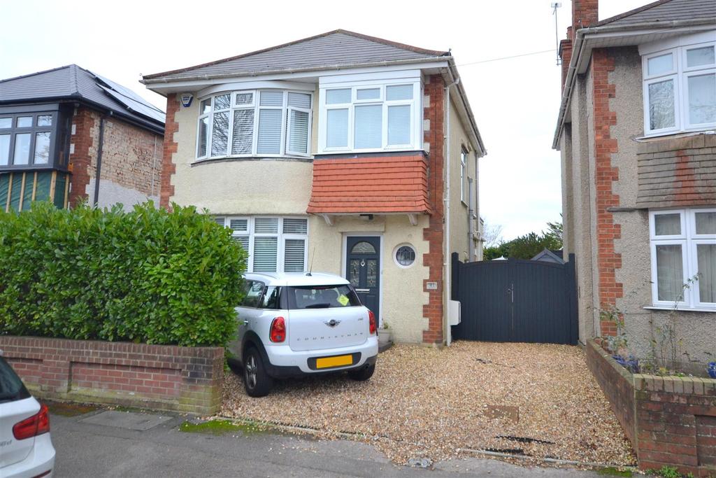 The Grove, Moordown, Bournemouth 3 bed detached house £475,000