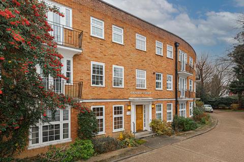 1, Oxford Court Ashley Road, Epsom, KT18 5BQ