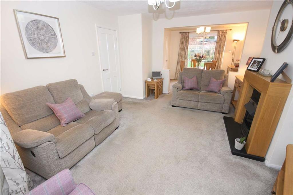 Haydon Drive, Whitley Bay, NE25 2 bed semidetached house £210,000