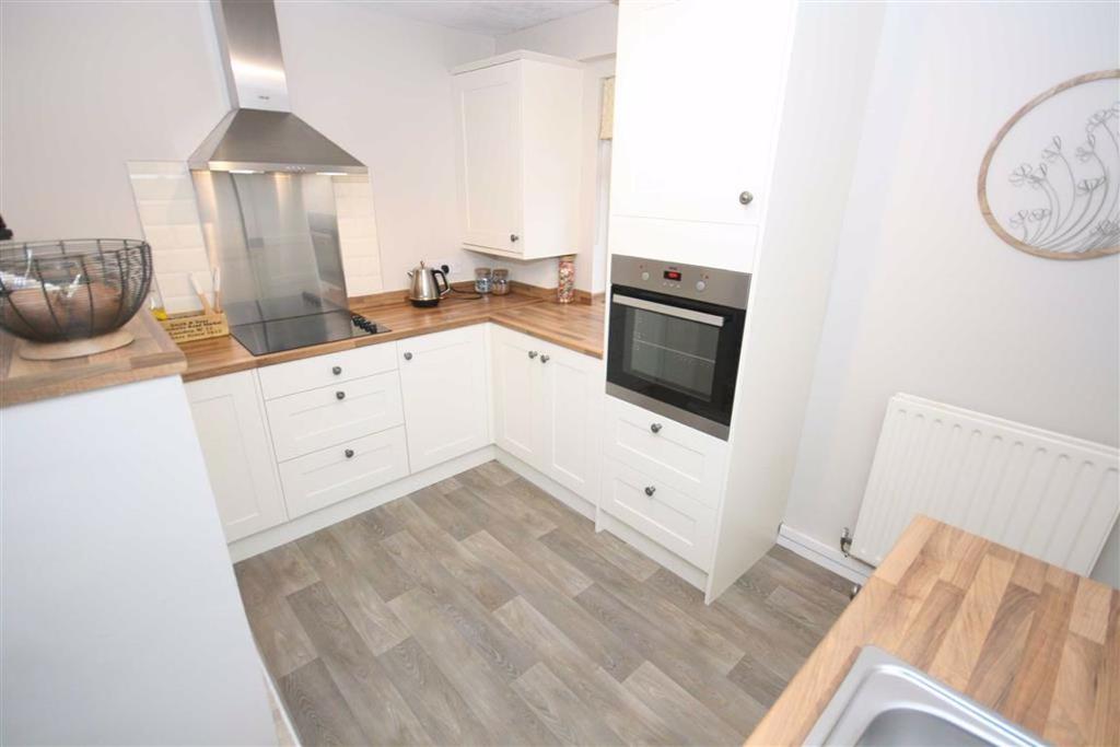 Haydon Drive, Whitley Bay, NE25 2 bed semidetached house £210,000