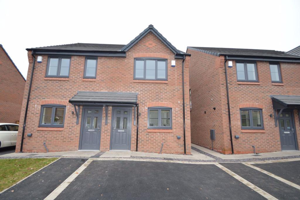Bells Lane, Wordsley 2 bed semidetached house £750 pcm (£173 pw)