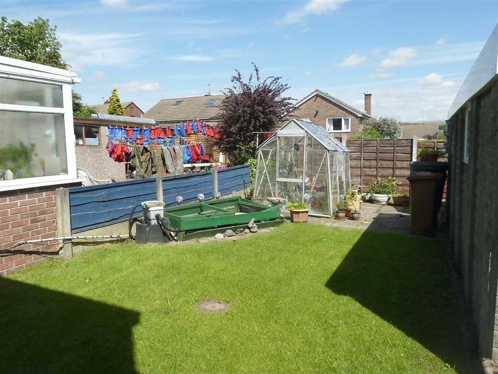 Chelmer Grove, Heywood, Lancashire, OL10 3 bed semidetached house £