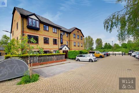 73 Riverside Close, London, E5 9SR
