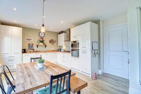 29 Bletchley Way, Horsforth, Leeds, LS18 4FZ