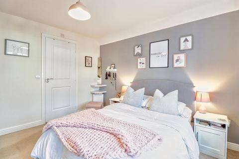 29 Bletchley Way, Horsforth, Leeds, LS18 4FZ