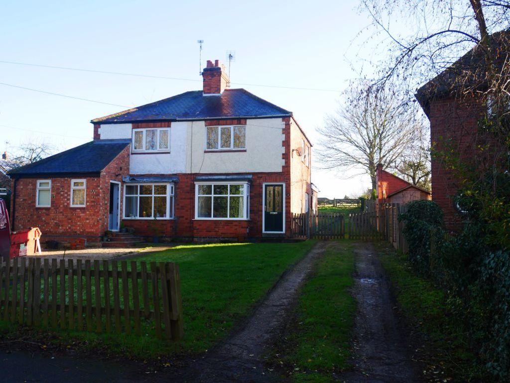 Breedon on The Hill 3 bed semidetached house £800 pcm (£185 pw)
