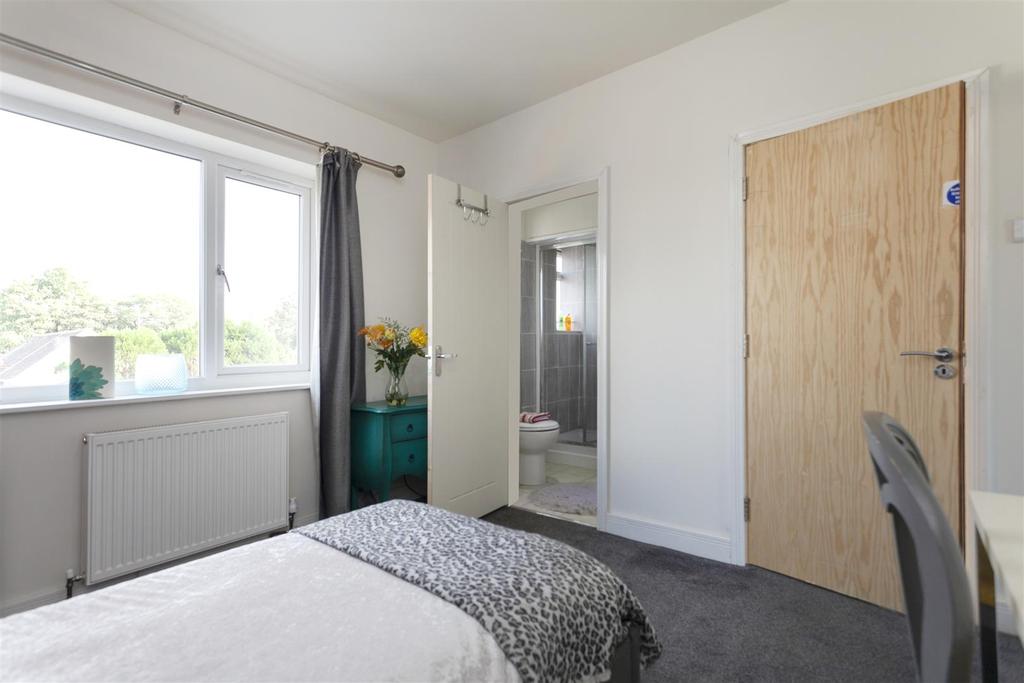 Downing Drive, Leicester 3 bed house share £650 pcm (£150 pw)
