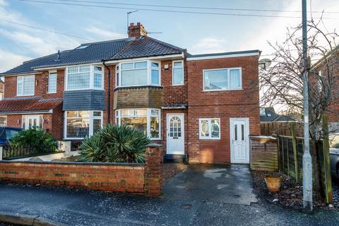 3 bedroom semi-detached house for sale - Lawnswood Drive, Rawcliffe, York