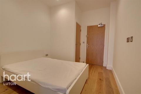 Studio to rent, The Landmark, Luton