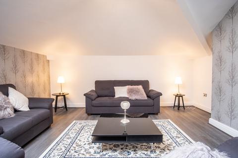 2 bedroom apartment to rent, The Hollies, Grange Lane,L25