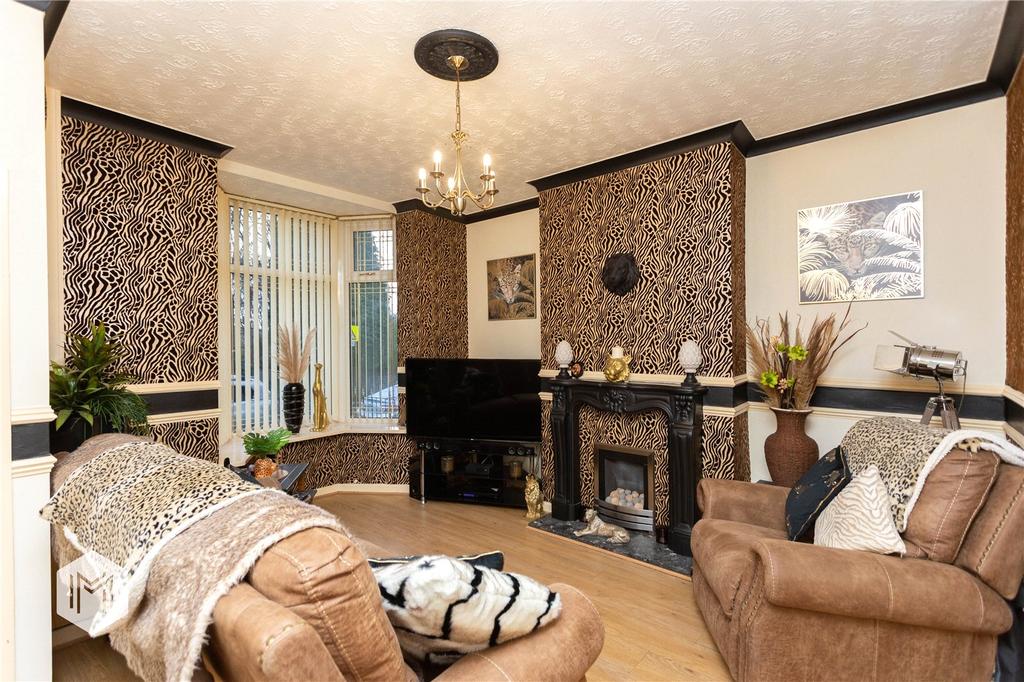 Radcliffe Road, Bolton, BL2 2 bed terraced house £150,000