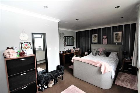 7 Aysshton Gardens, Callington, PL17 7DW