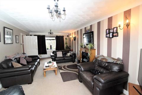 7 Aysshton Gardens, Callington, PL17 7DW