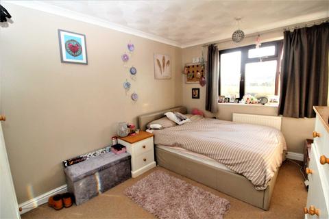7 Aysshton Gardens, Callington, PL17 7DW