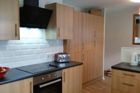 5 bedroom house share to rent, Honeywood Close