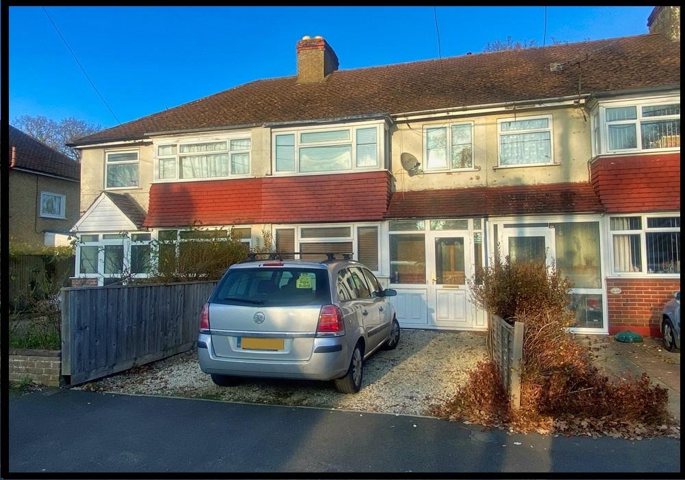 Ewell Way, Totton SO40 3 bed terraced house £290,000