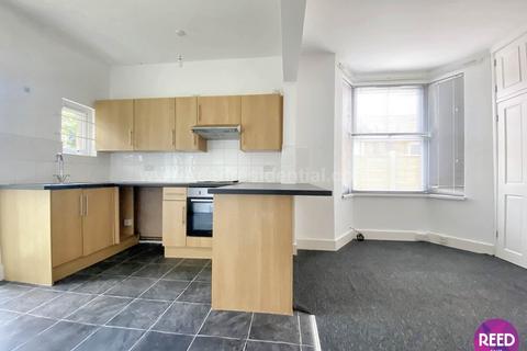 2 bedroom apartment to rent, Cobham Road, Westcliff On Sea, Essex, SS0 8EA